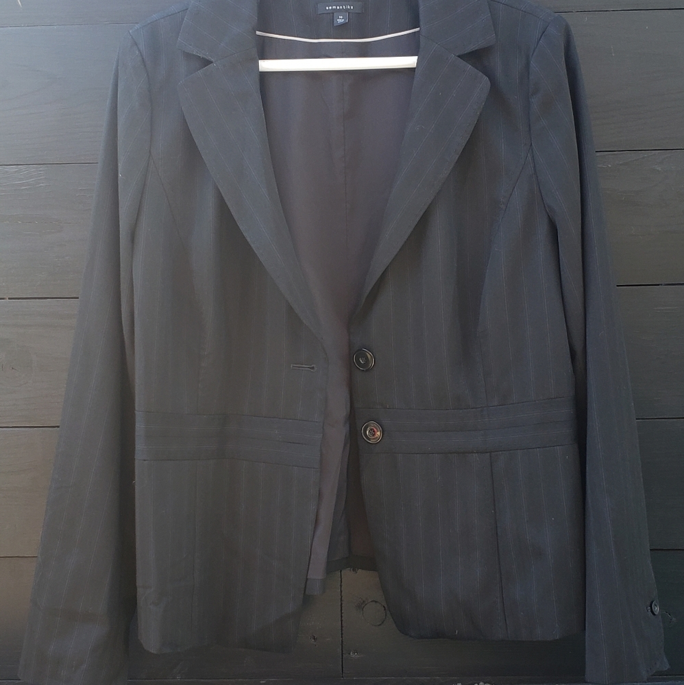 Semantiks black pen stripe blazer, size 16.